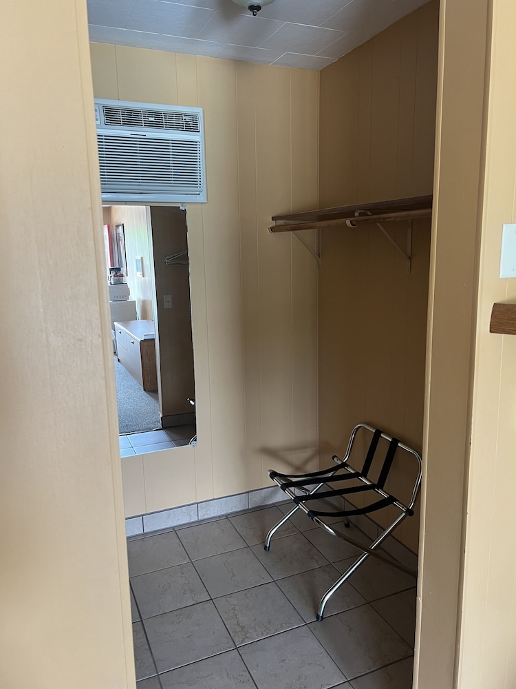 All Star Inn & Suites - photo 129