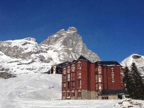Aura Snowy Peaks Apartment at the foot of the Matterhorn Cerviniaholidays com — 4-Star Luxury Hotel in Valtournenche, Italy