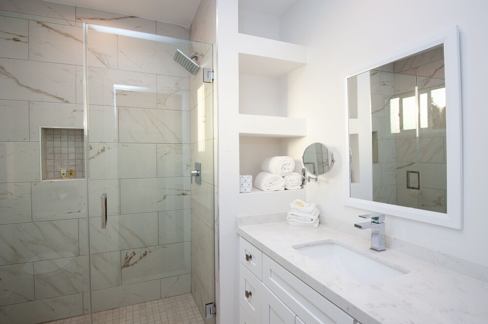 Studio City Court Yard Hotel - photo 33