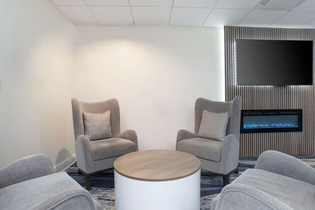 Comfort Inn & Suites New Orleans Airport North - photo 40