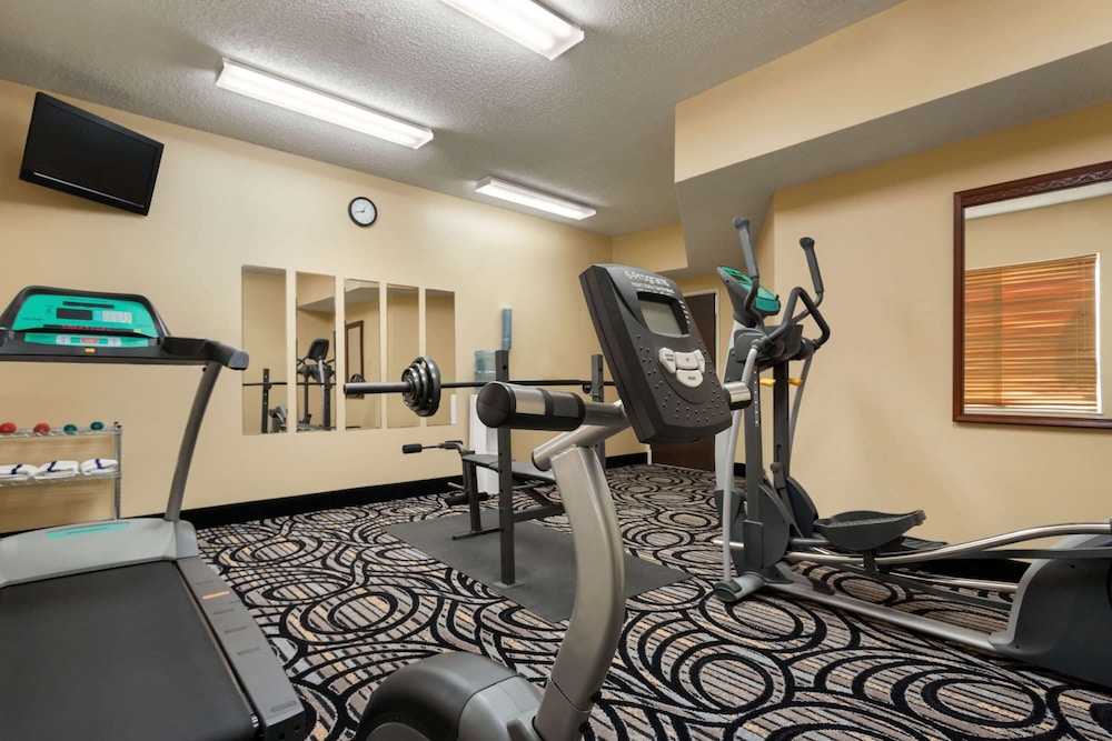 Baymont by Wyndham Elizabethtown - photo 14