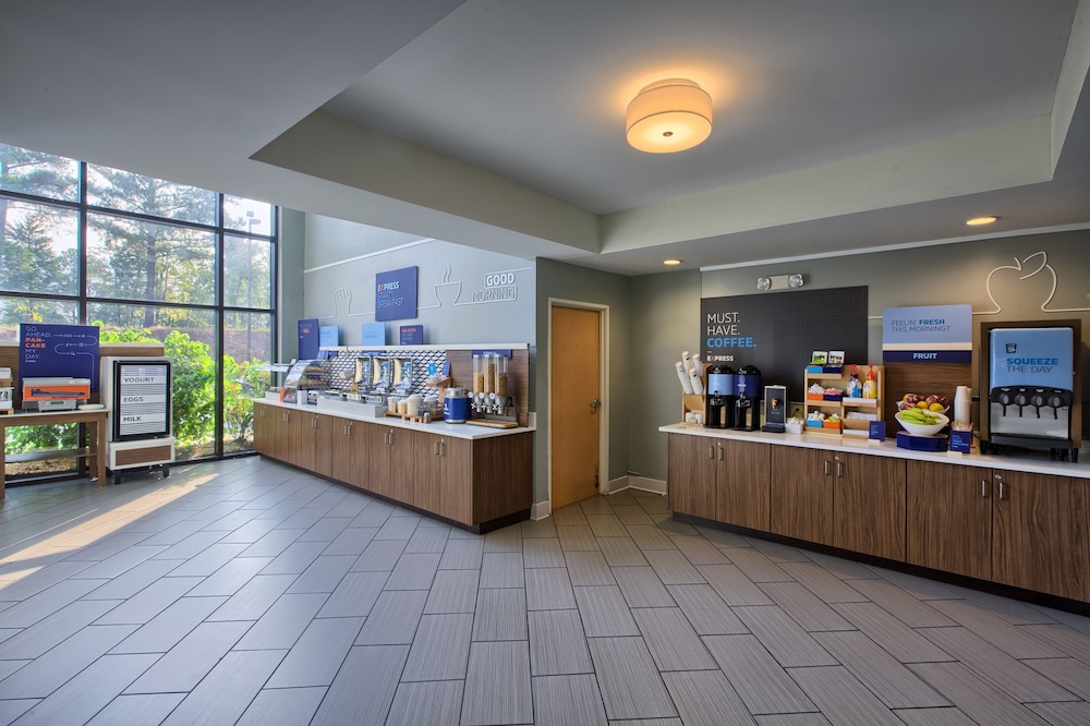 Holiday Inn Express & Suites Raleigh North Wake Forest by IHG - photo 52