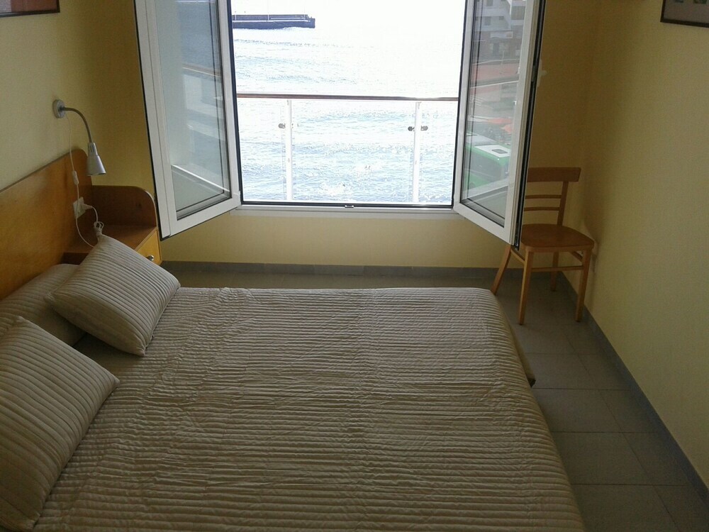 Edificio Playa Chica — 4-Star Luxury Hotel in Granadilla De Abona, Spain