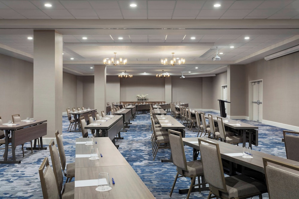 Delta Hotels by Marriott Virginia Beach Waterfront Suites - photo 39