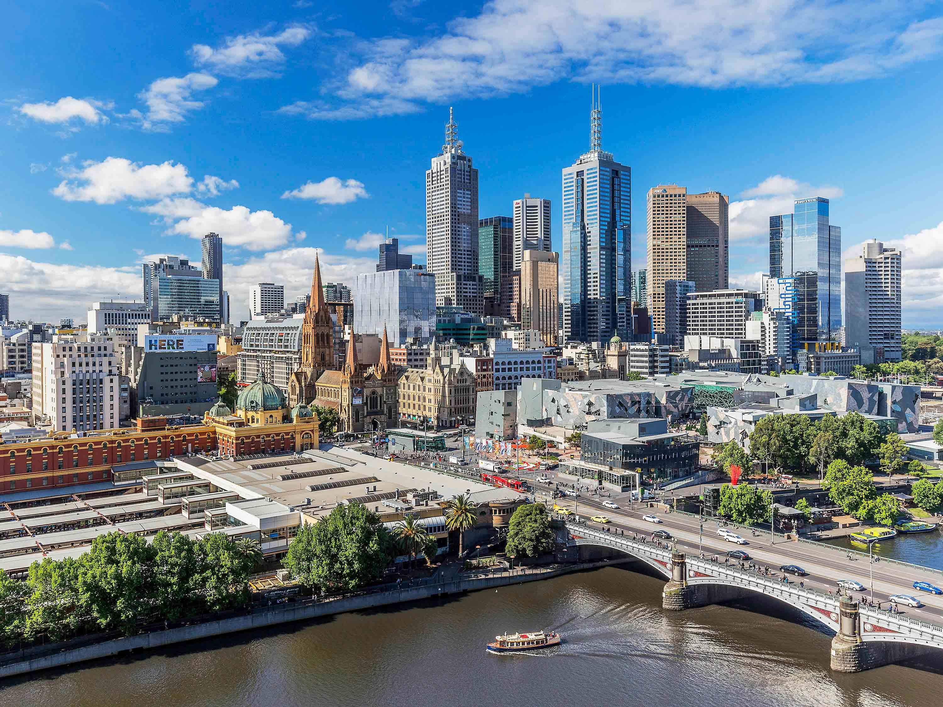 Quay West Suites Melbourne — 5-Star Luxury Hotel in Southbank, Australia