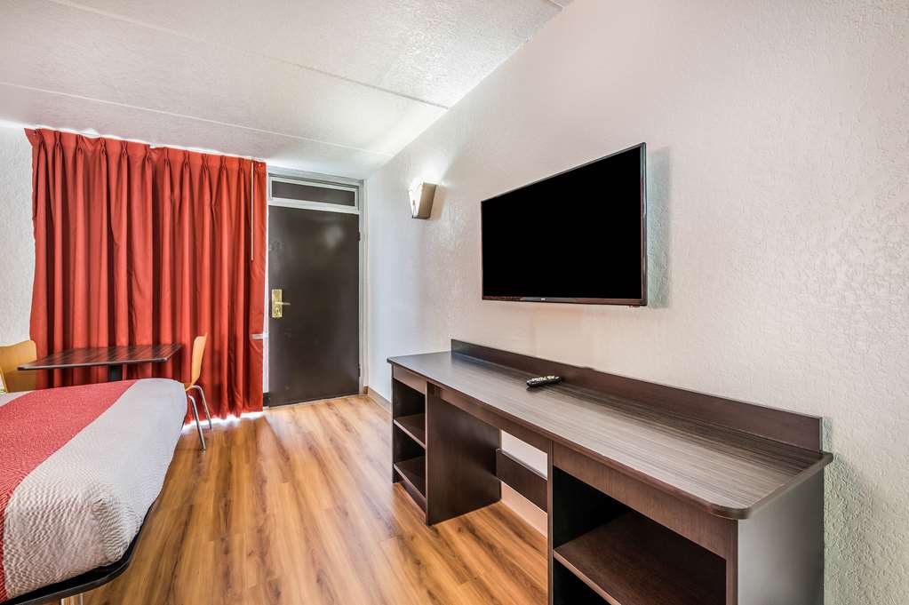 Motel 6 Henderson TX - photo 22