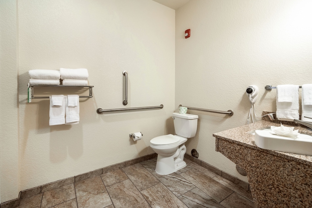 Cobblestone Hotel and Suites Torrington - photo 31