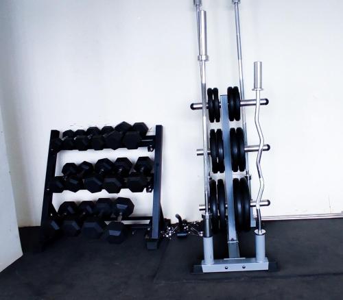 Skyline Serenity at Roseville Apartment Rooftop Pool Gym Workspace Lounge & Parking