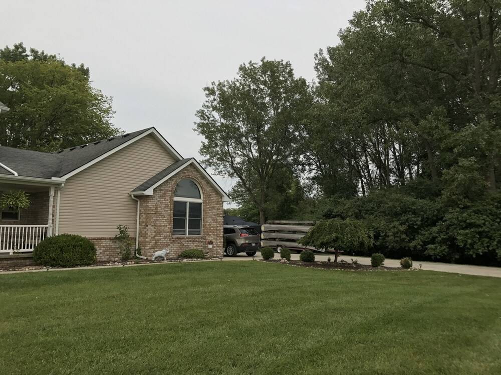 The Harsens Island Getaway Resort - photo 49
