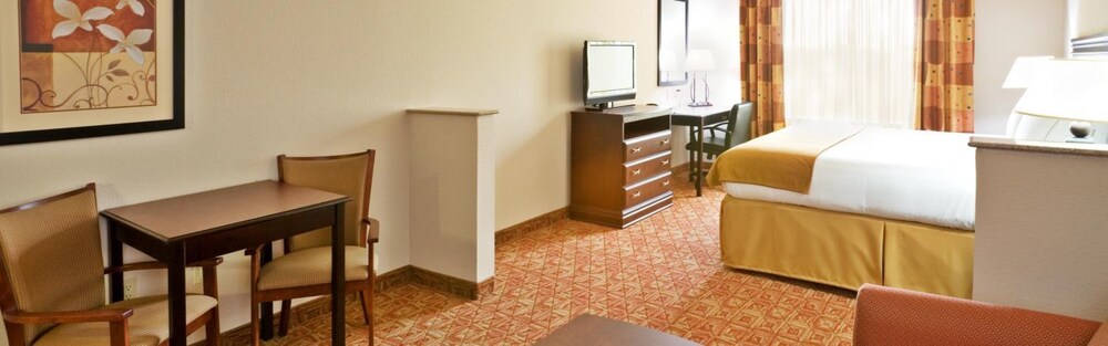Lake Texoma Inn and Suites - photo 7