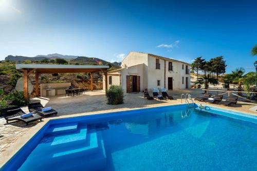 Villa Thalia — 4-Star Luxury Hotel in Castellammare Del Golfo, Italy
