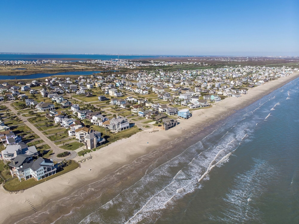 Pirates' Castle by Ryson Vacation Rentals — 4-Star Luxury Hotel in Galveston, United States