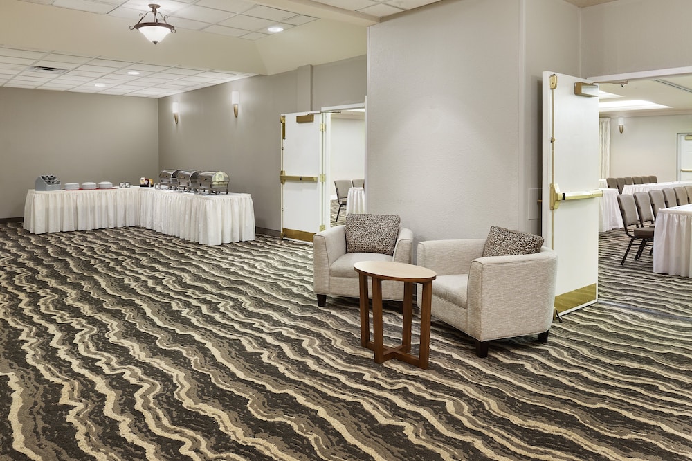 Staybridge Suites Orlando Airport South by IHG - photo 36