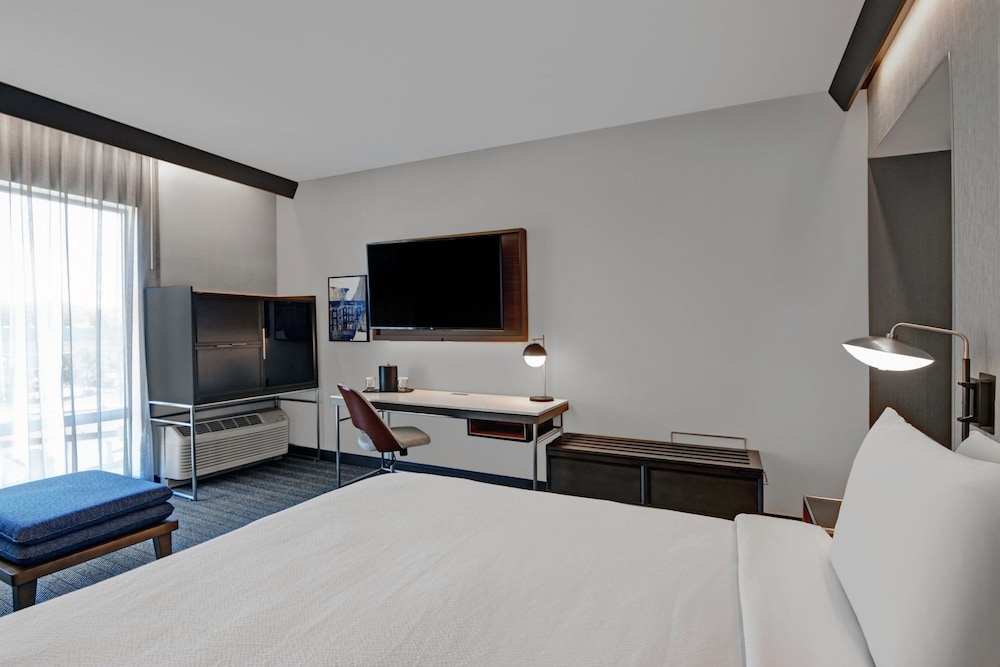 Courtyard by Marriott Hamilton - photo 6