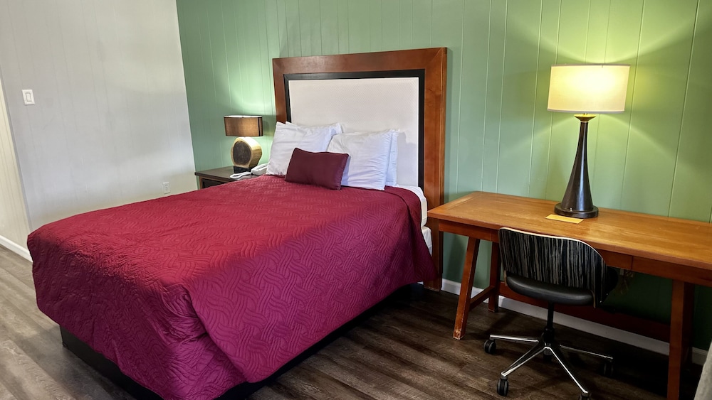 Colonial Inn Franklin - photo 2