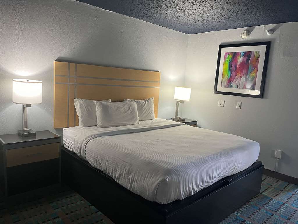 Fifth Season Suites - photo 22