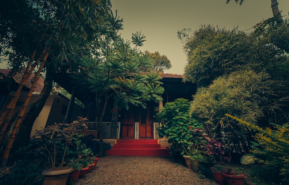 Beaumont Plantation Retreat - carbon neutral hotel in Teni