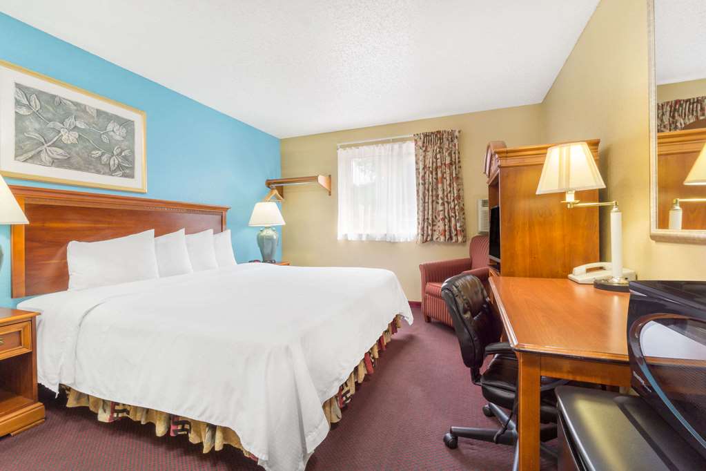 Baymont by Wyndham Huber Heights Dayton - photo 11