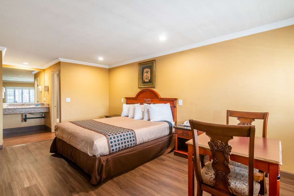 Rodeway Inn Artesia Cerritos - photo 12