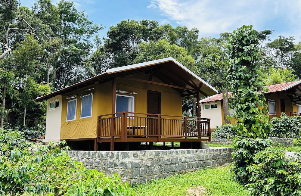 Amã Stays & Trails Heavens Ledge Yercaud in Salem, India