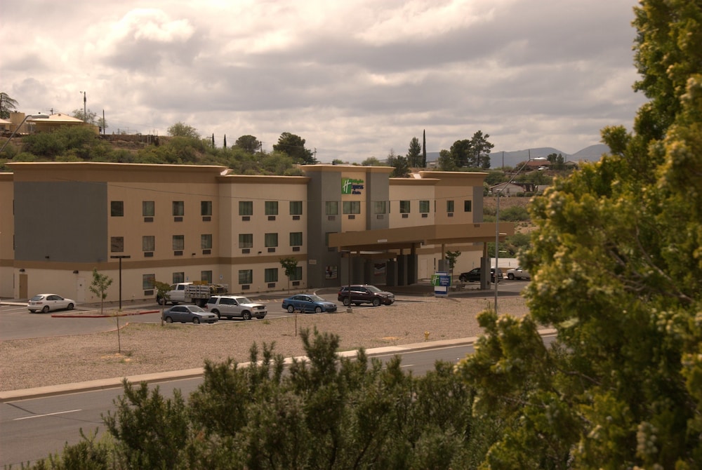 Holiday Inn Express & Suites Globe by IHG - photo 62