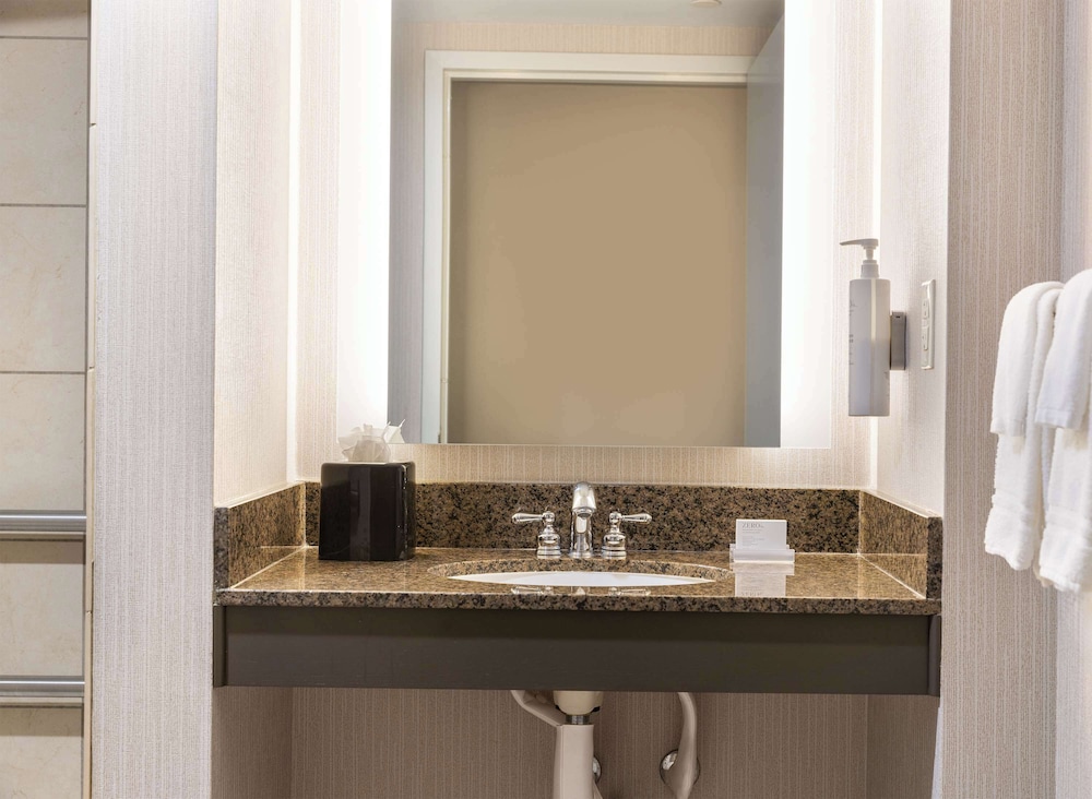 Hilton Garden Inn Bethesda Downtown - photo 26
