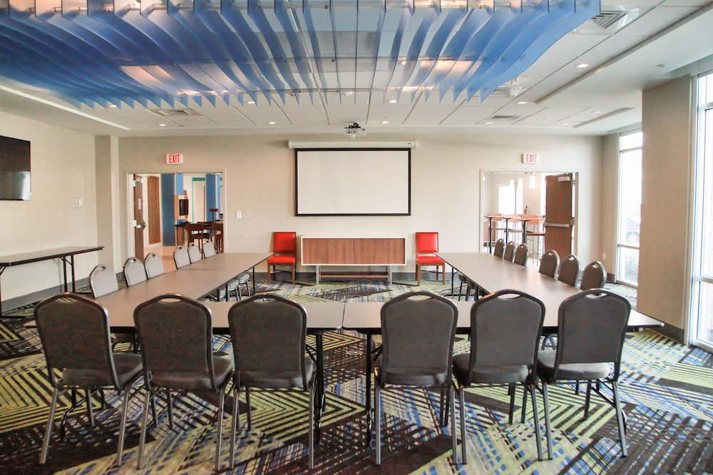 Holiday Inn Express & Suites Nashville North Springfield by IHG - photo 36