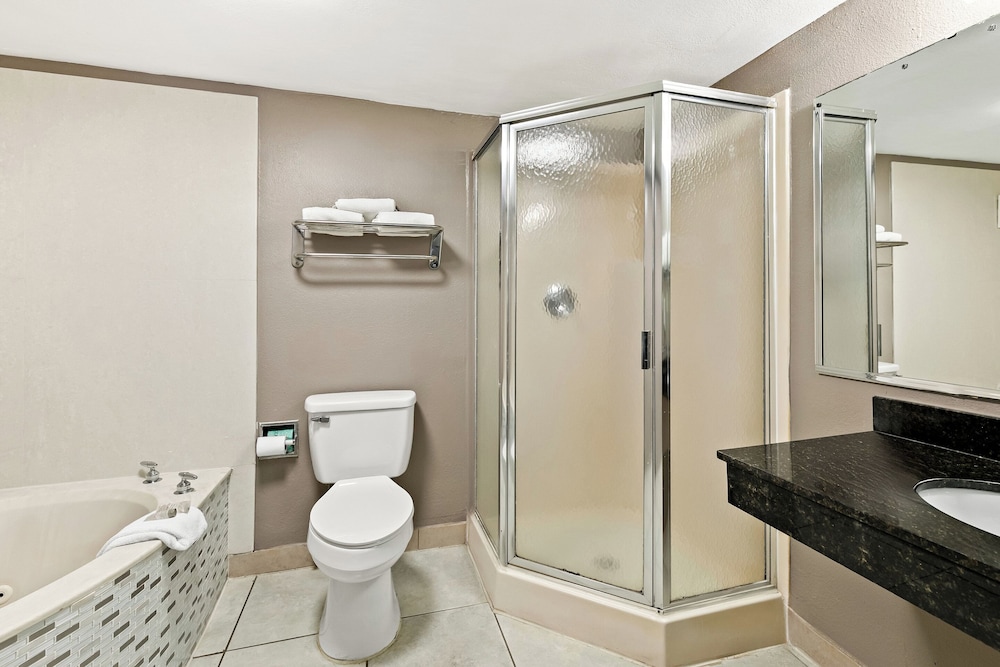 Red Roof Inn & Suites Duncan - photo 29