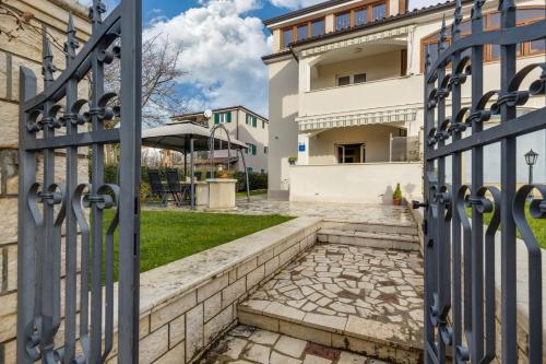 Two Bedroom Apartment Tatty — 4-Star Luxury Hotel in Porec, Croatia