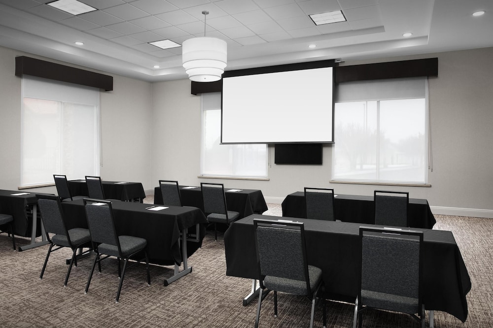 Hilton Garden Inn Gallup - photo 46
