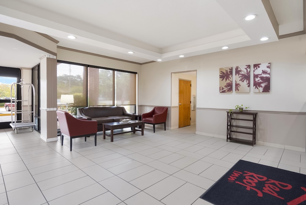 Red Roof Inn & Suites Jacksonville NC - photo 6