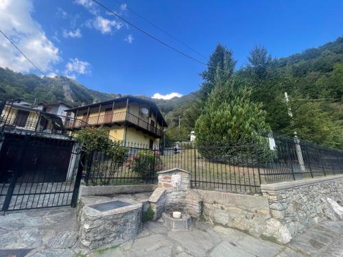 Baita pressi Gran Paradiso — 4-Star Luxury Hotel in Sparone, Italy