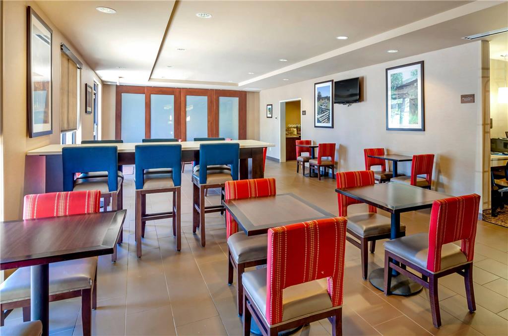 Comfort Inn & Suites Lynchburg Airport University Area - photo 29