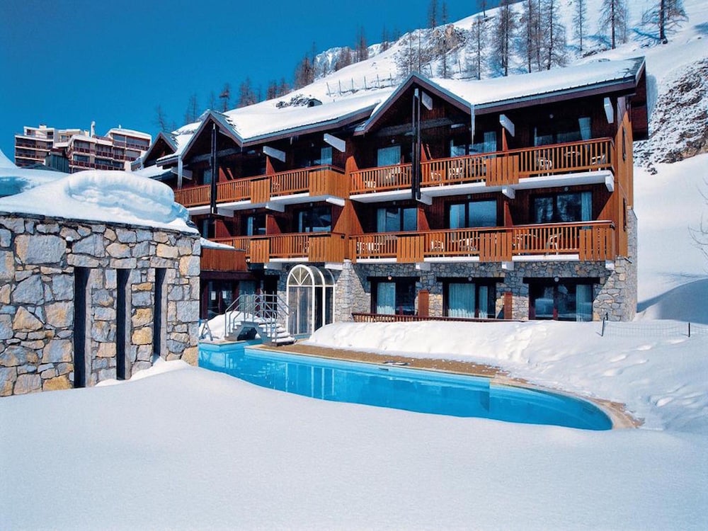 Les Chalets de Solaise — 4-Star Luxury Hotel in Val-D'isere, France