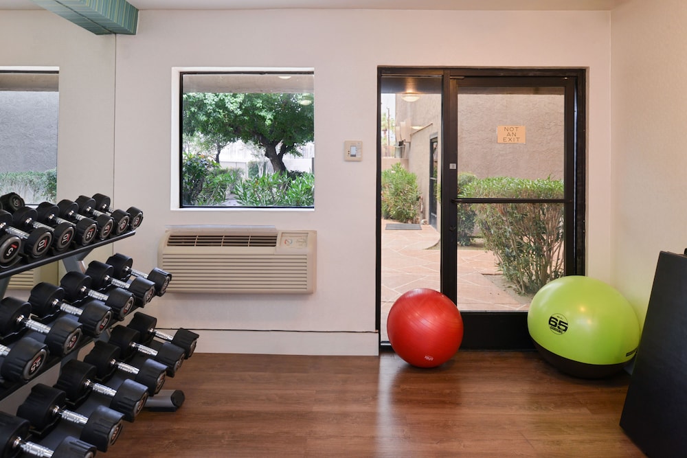 Holiday Inn Express Palm Desert by IHG - photo 25