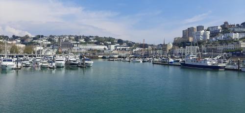 Rare luxury Harbourview apartment sleeps 6 — 4-Star Luxury Hotel in Torquay, United Kingdom