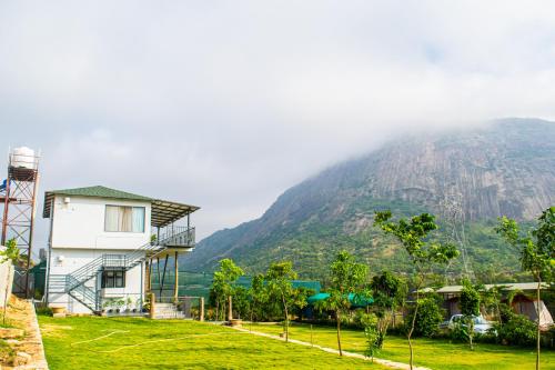 Stone Hills - carbon neutral hotel in Bengaluru