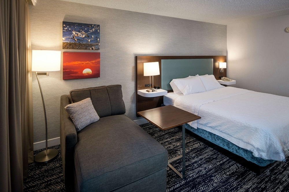 Hampton Inn Long Island Commack - photo 10
