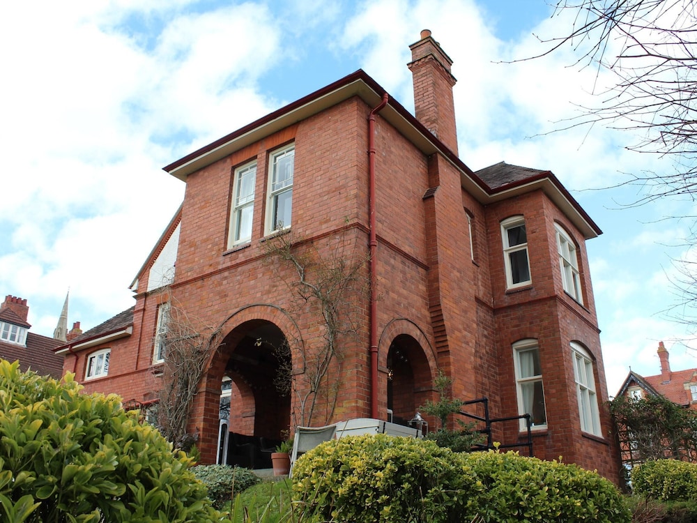 Copper Beech House — 4-Star Luxury Hotel in Great Malvern, United Kingdom