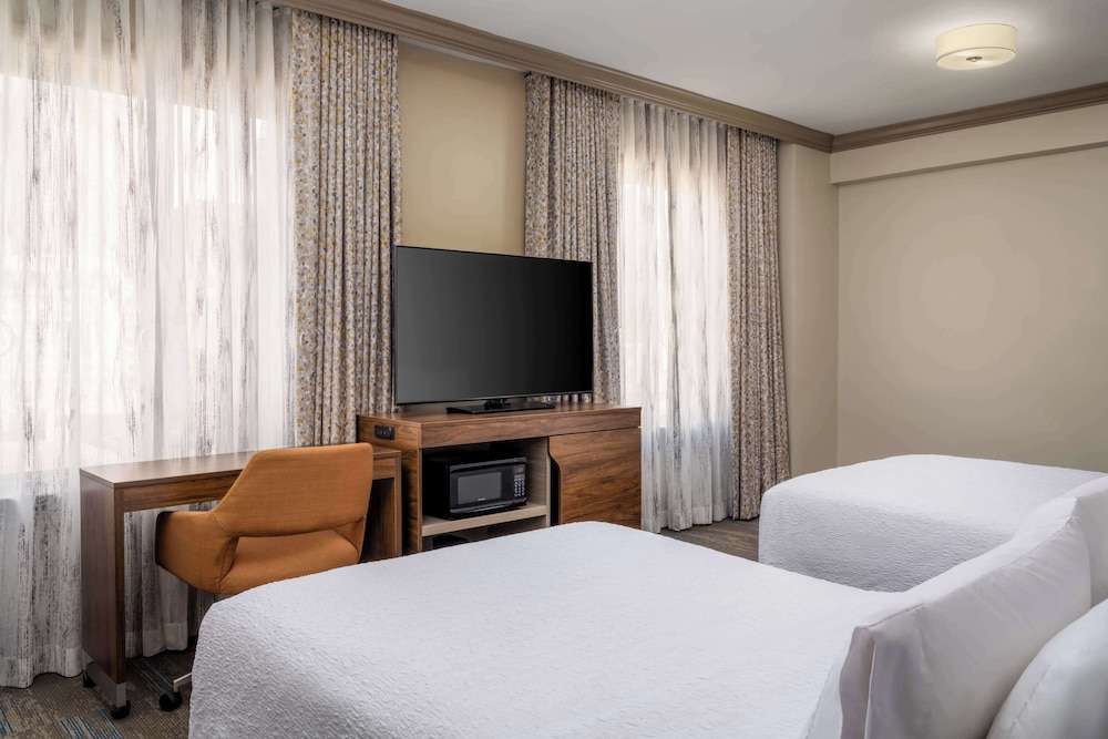 Hampton Inn & Suites by Hilton New Orleans Canal St. French Quarter - photo 37