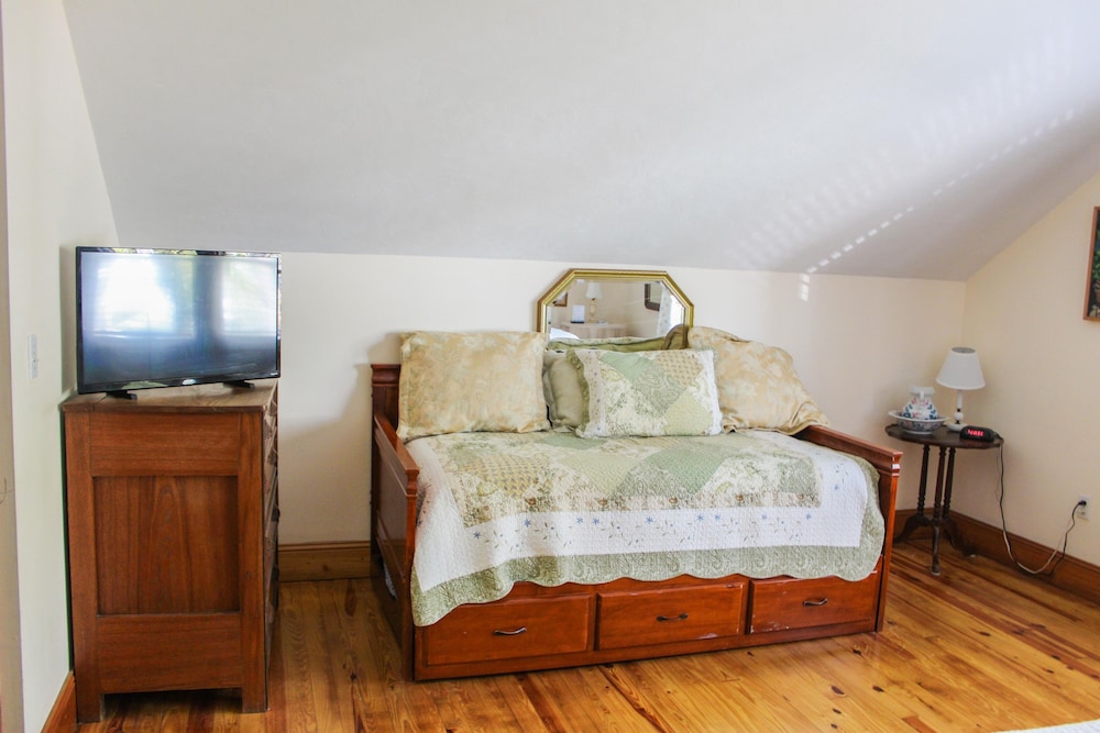 Sweetwater Branch Inn - photo 57