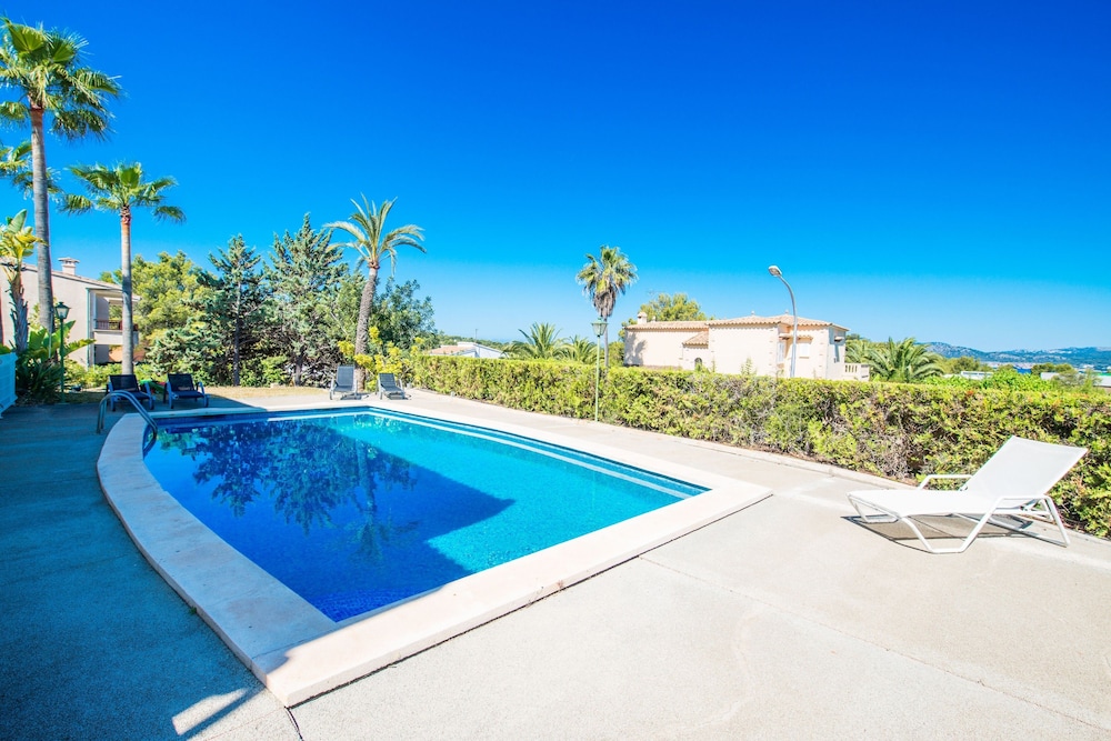 Villa Berry — 4-Star Luxury Hotel in Santa Ponsa, Spain