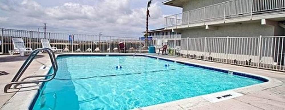 Hilltop Inn & Suites — hotel in Victorville
