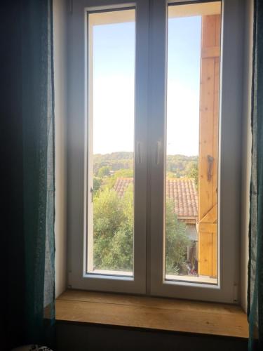 St PIERRE Petit Mas et Son Cocon des Amis in Martigues, France