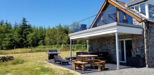 Cot Cottage Panoramic Views & Hot Tub — 4-Star Luxury Hotel in Castle Douglas, United Kingdom