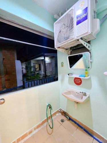 201 STP Homely room Free Wi Fi and Near BTS