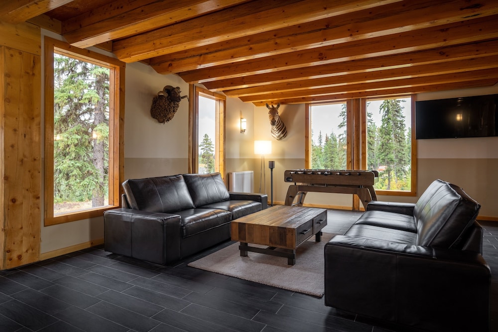 Red Cariboo Resort — Unknown City — photo 4