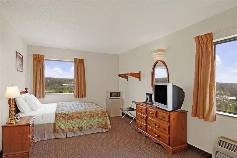 Americas Best Value Inn & Suites - photo 9