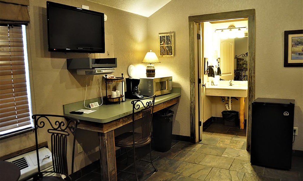Rustic Creek Ranch Resort - photo 32