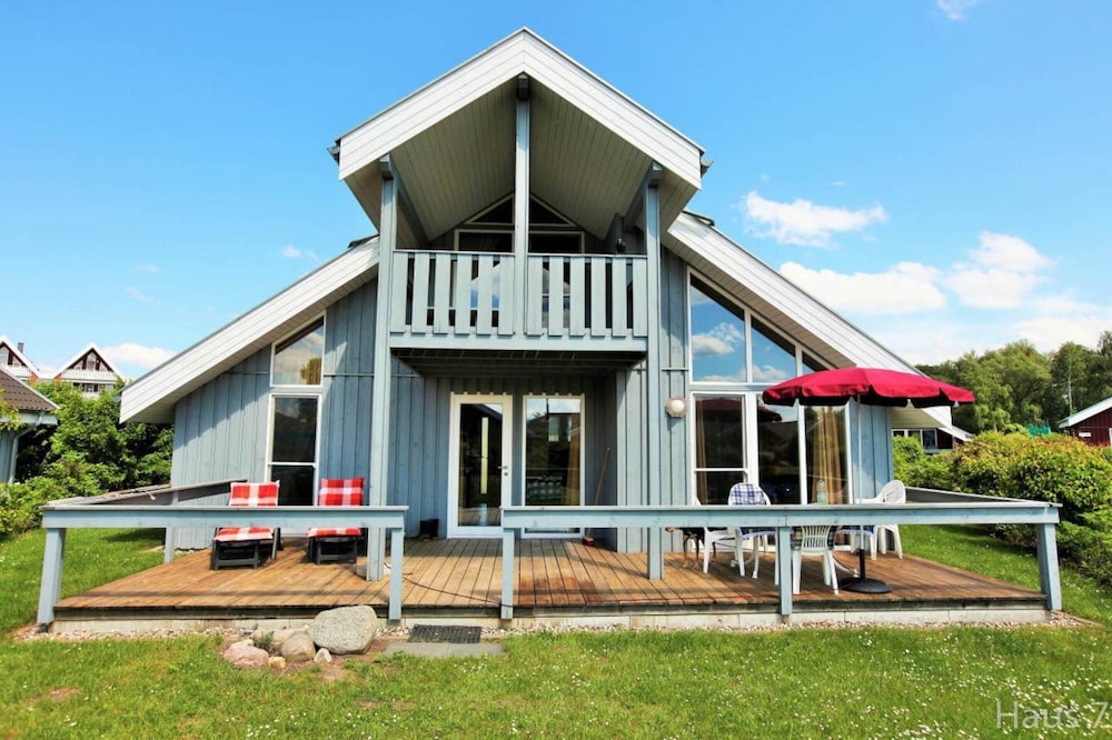Exklusives Skandinavisches Ferienhaus — 4-Star Luxury Hotel in Rechlin, Germany